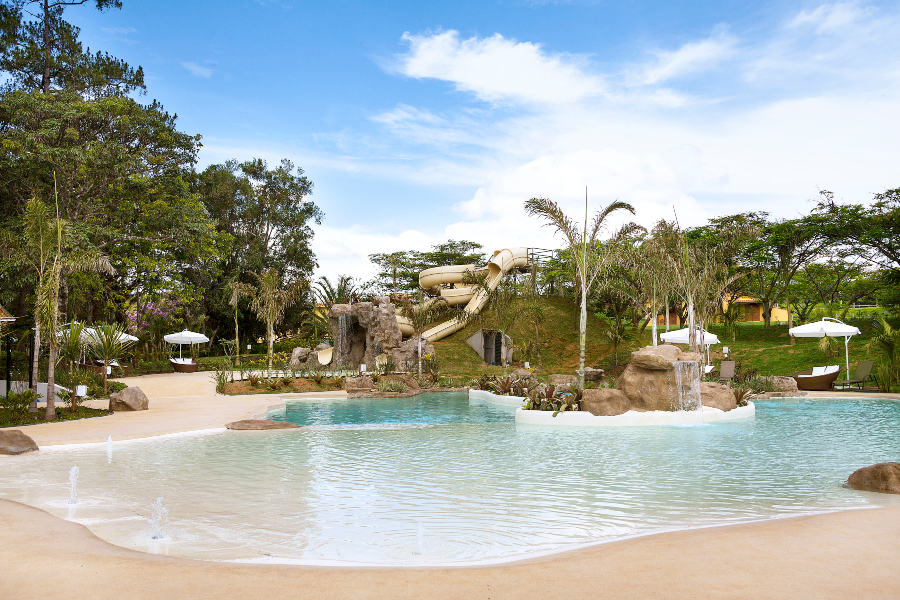 Foto da piscina e áreas de lazer no Santa Clara Eco Resort