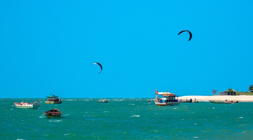 Barra Grande, no Piauí, é um dos destinos mais procurados para a prática de kite surf